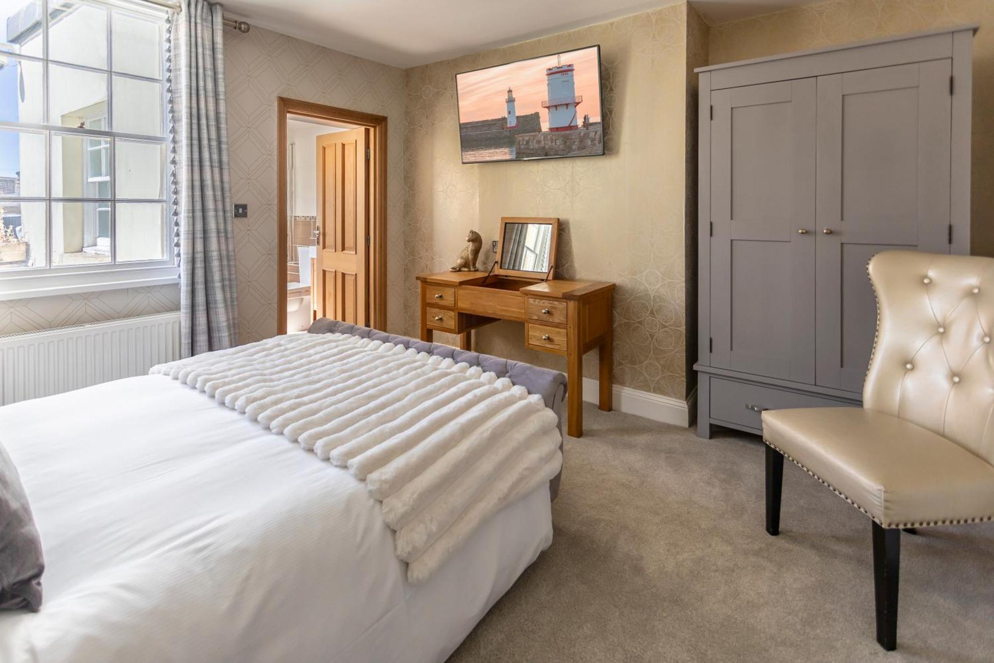 Georgian House Hotel 4*