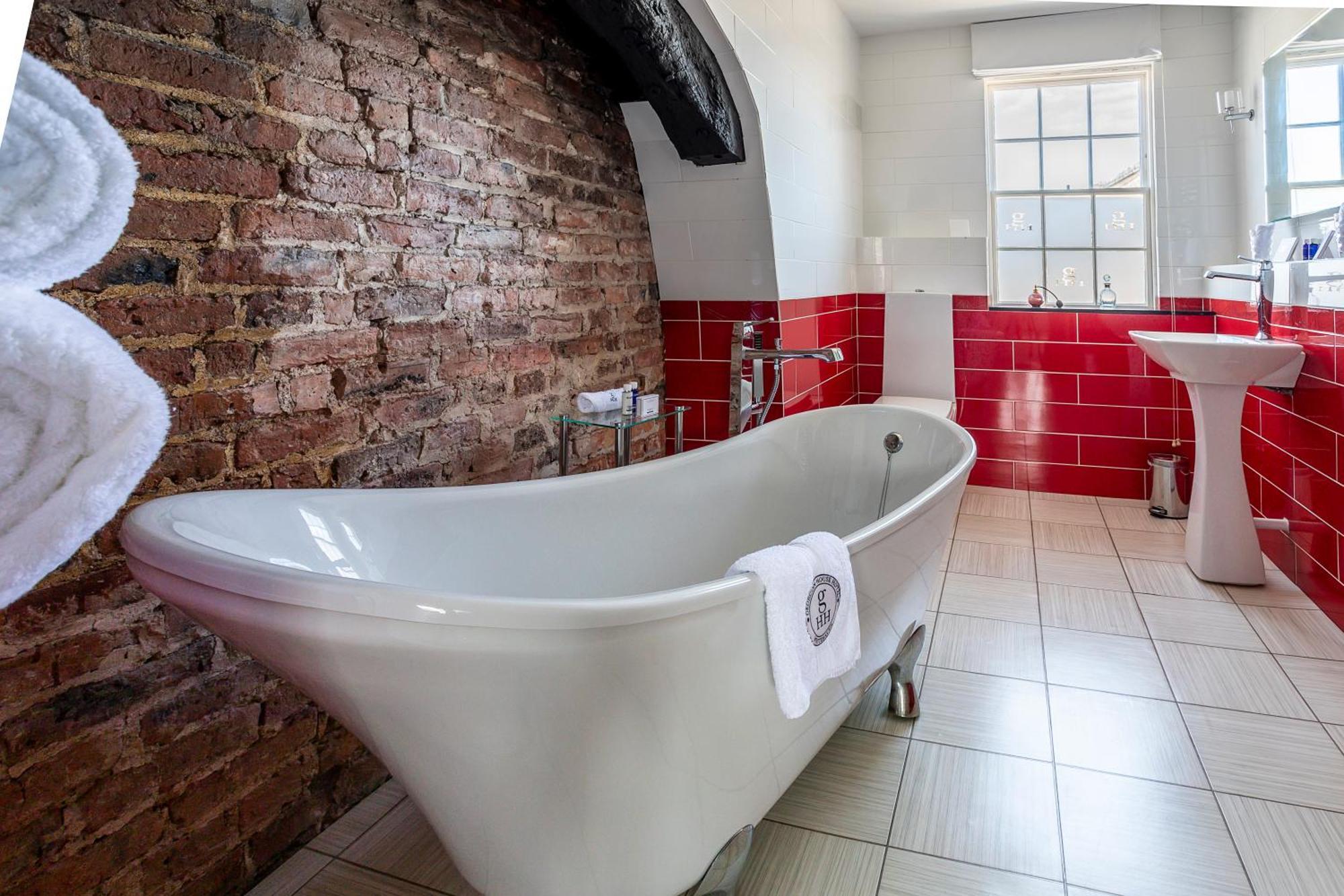 Georgian House Hotel 4*