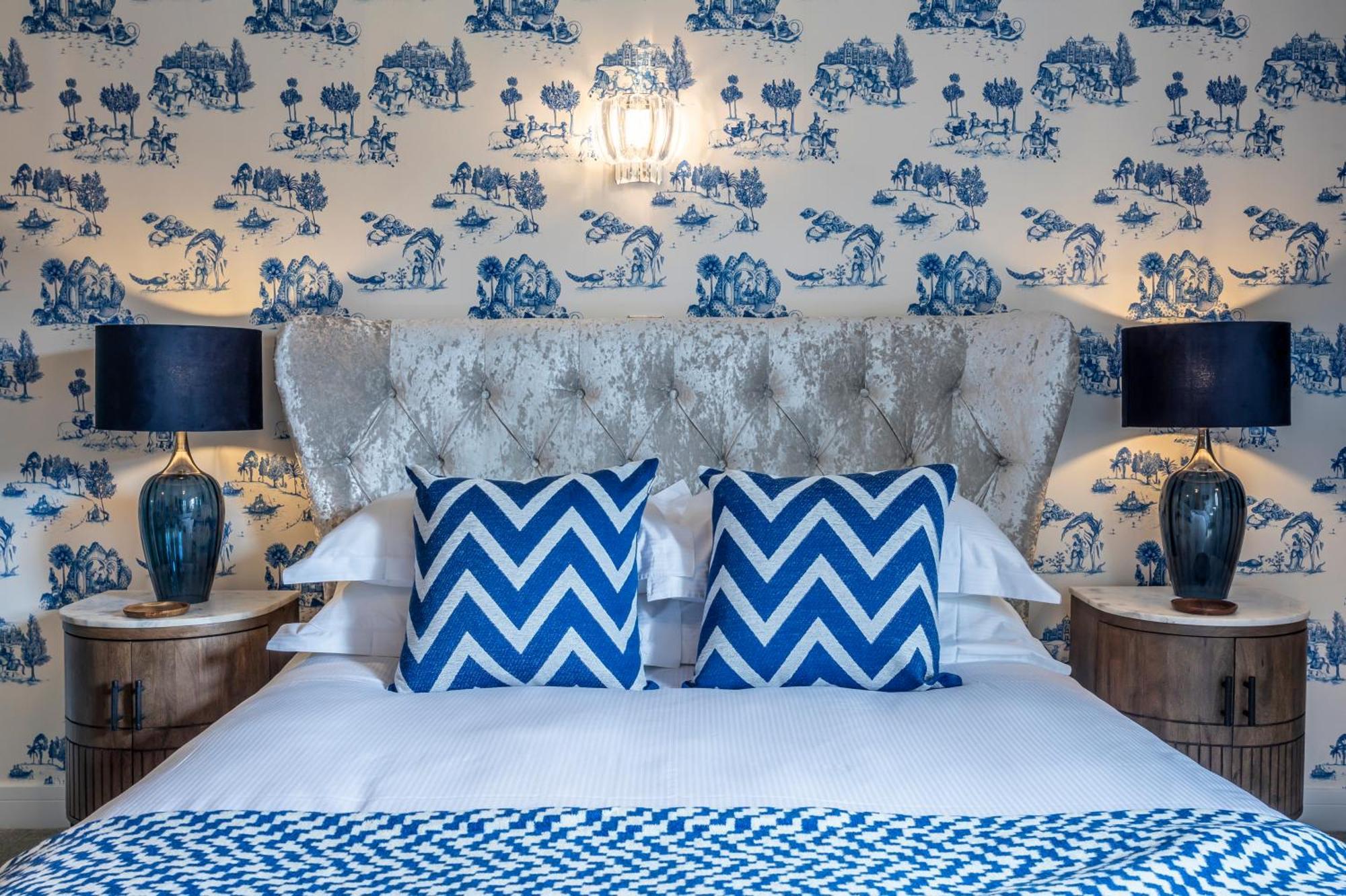Georgian House 4*